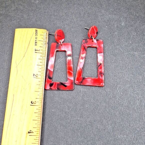 Red marble Style Crush Geometric Resin Abstract Earrings tortoise shell - Picture 2 of 4